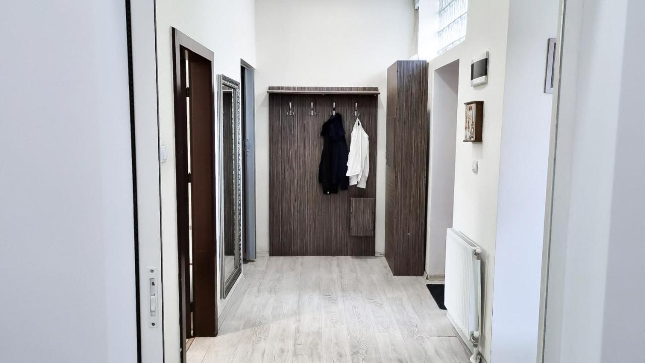 Simi Central Apartment Oradea Extérieur photo